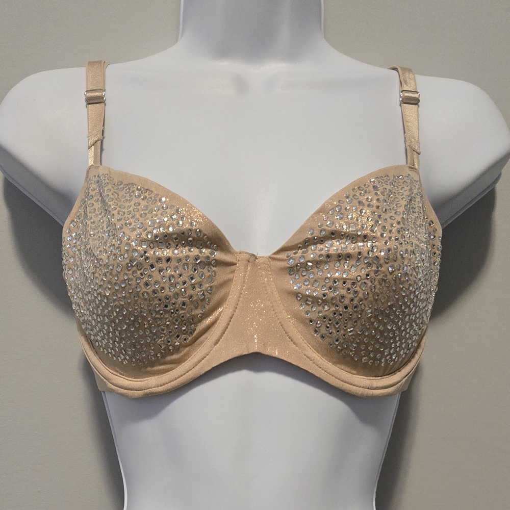 Victoria's Secret Dream Angels Pushup Without Padding Rhinestone Bra, SIZE 34DD